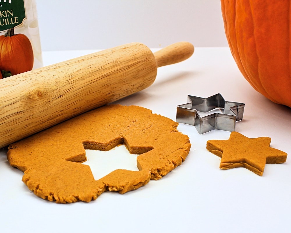 make-edible-no-cook-pumpkin-play-dough-for-autism-support